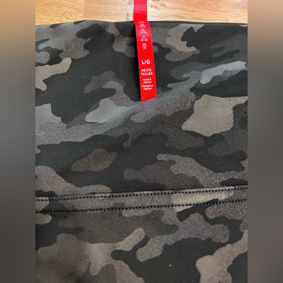 Spanx Camo Leggings - Picture 3 of 4